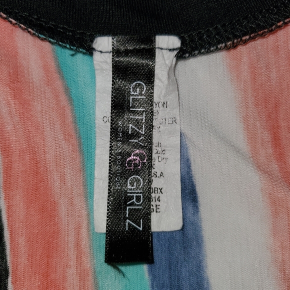 Plus Size Top - Picture 6 of 7